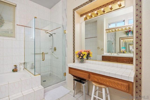 1225 via Rafael, San Marcos, CA 92078