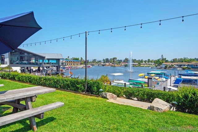 1225 via Rafael, San Marcos, CA 92078