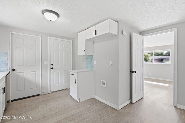 7386 DOSTIE Drive E, Jacksonville, FL 32209