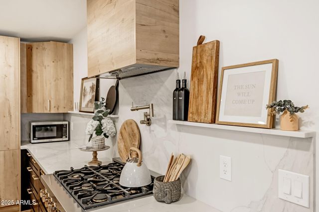 7018 N 13TH Street, Phoenix, AZ 85020