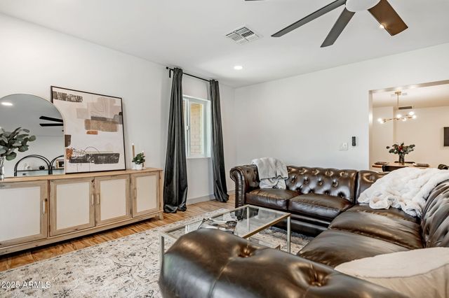 7018 N 13TH Street, Phoenix, AZ 85020