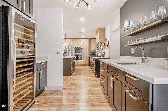 7018 N 13TH Street, Phoenix, AZ 85020