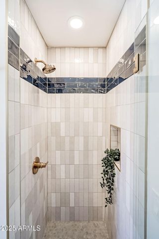 7018 N 13TH Street, Phoenix, AZ 85020