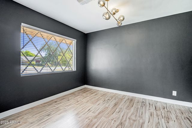 7018 N 13TH Street, Phoenix, AZ 85020