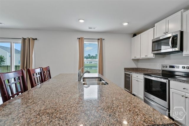 228 Skylark Road, Bloomingdale, GA 31302