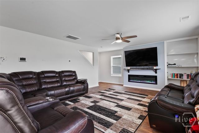 228 Skylark Road, Bloomingdale, GA 31302