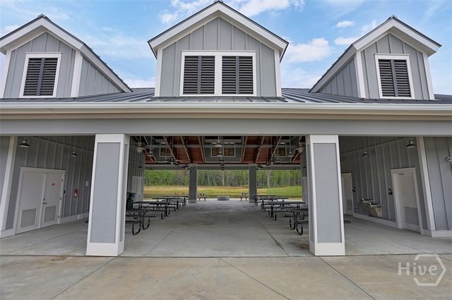 228 Skylark Road, Bloomingdale, GA 31302