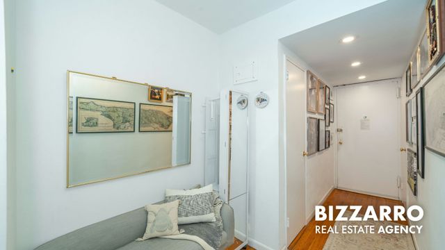 3185 Crescent St Apt 215, New York City, NY 11106