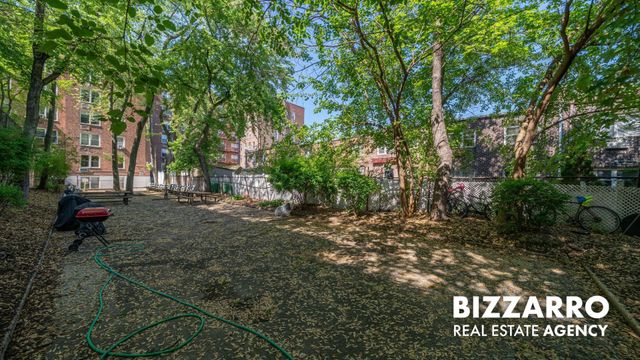 3185 Crescent St Apt 215, New York City, NY 11106