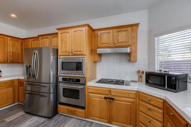 5524 N Olinda Avenue, Fresno, CA 93723