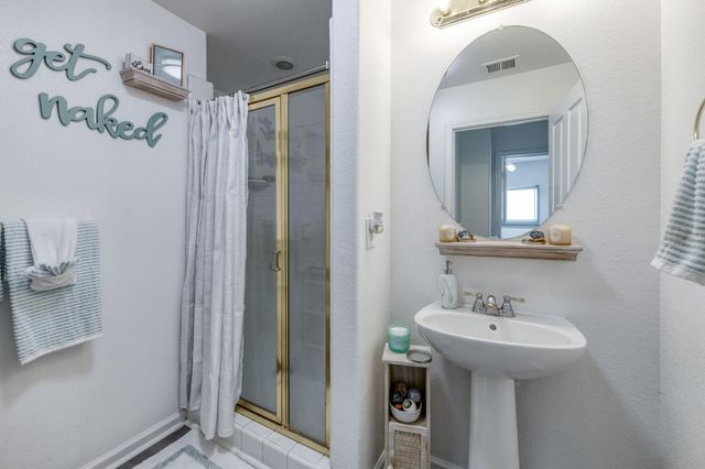 5524 N Olinda Avenue, Fresno, CA 93723