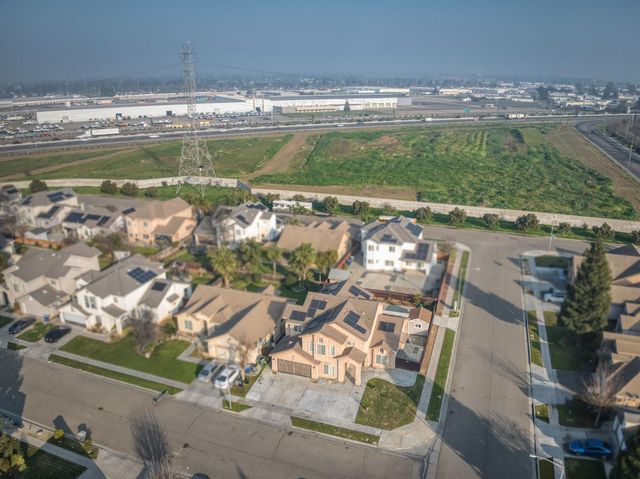 5524 N Olinda Avenue, Fresno, CA 93723