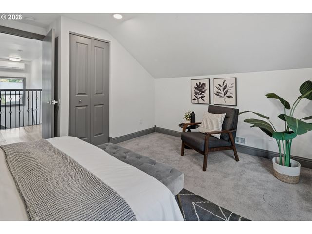 816 BUCHANAN St, Oregon City, OR 97045
