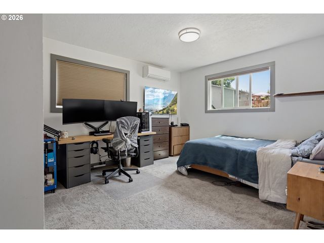 816 BUCHANAN St, Oregon City, OR 97045