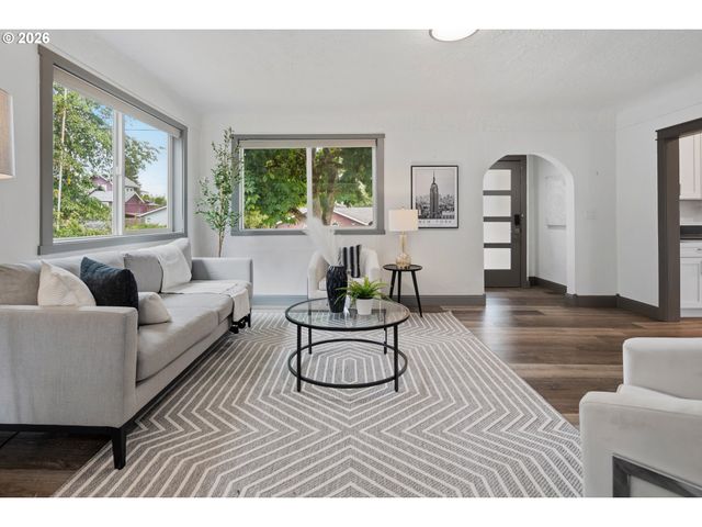 816 BUCHANAN St, Oregon City, OR 97045