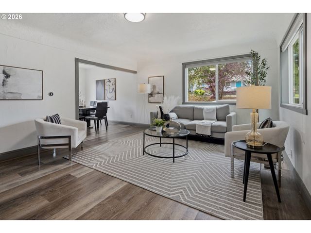 816 BUCHANAN St, Oregon City, OR 97045