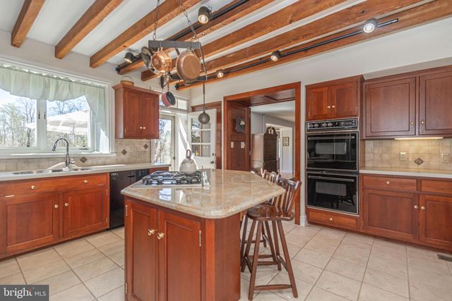 1193 SWAMP RD, Furlong, PA 18925