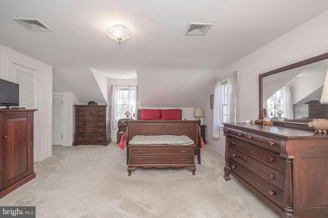 1193 SWAMP RD, Furlong, PA 18925