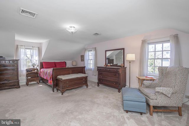1193 SWAMP RD, Furlong, PA 18925