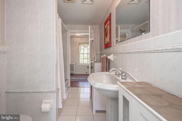 1193 SWAMP RD, Furlong, PA 18925