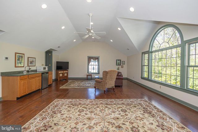 1193 SWAMP RD, Furlong, PA 18925