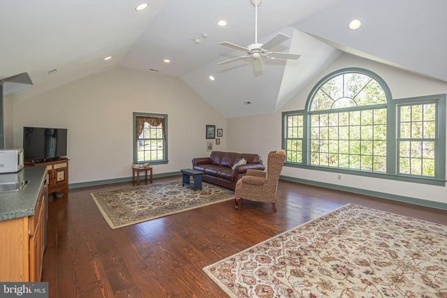 1193 SWAMP RD, Furlong, PA 18925