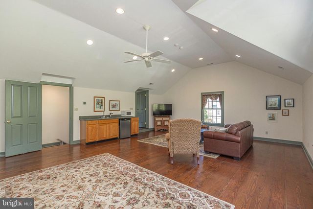 1193 SWAMP RD, Furlong, PA 18925