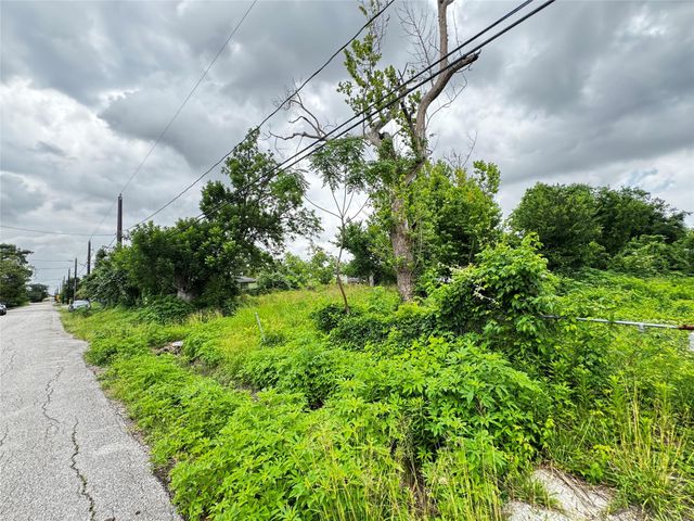 4702 Falls Street, Houston, TX 77026