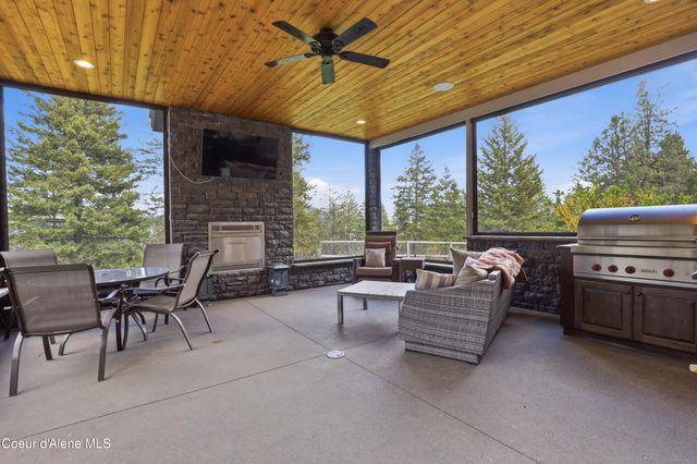 15183 N Morgan LN, Hayden, ID 83835