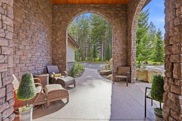 15183 N Morgan LN, Hayden, ID 83835