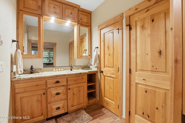 15183 N Morgan LN, Hayden, ID 83835