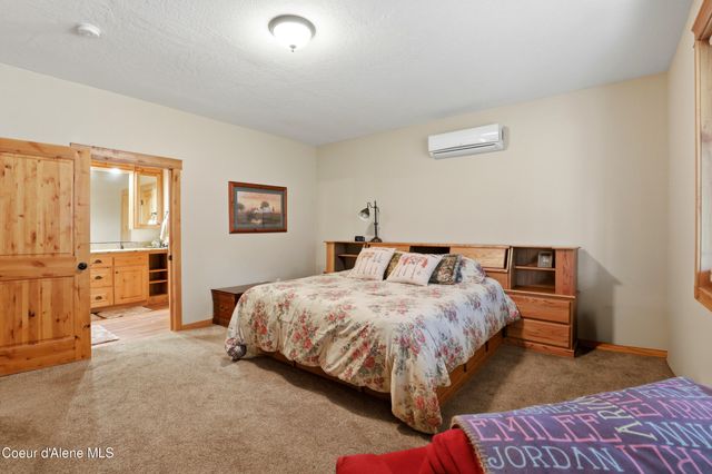 15183 N Morgan LN, Hayden, ID 83835