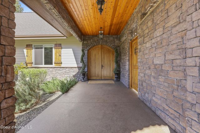 15183 N Morgan LN, Hayden, ID 83835