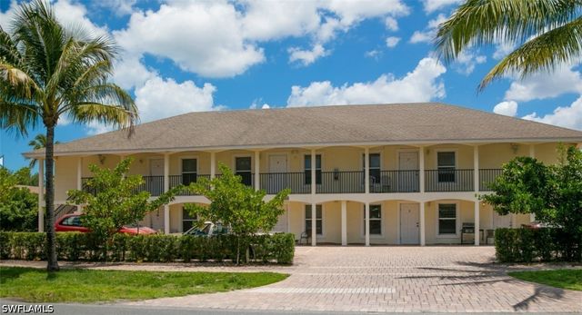 1555 Blue Point AVE 6, Naples, FL 34102