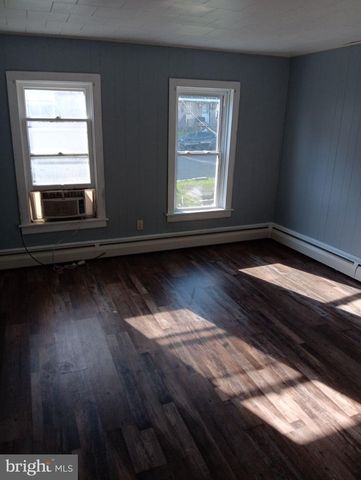 931 W SPRUCE ST, Coal Township, PA 17866