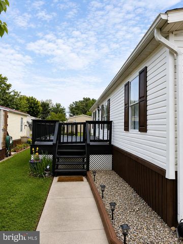 11 SPRING DR, Shippensburg, PA 17257