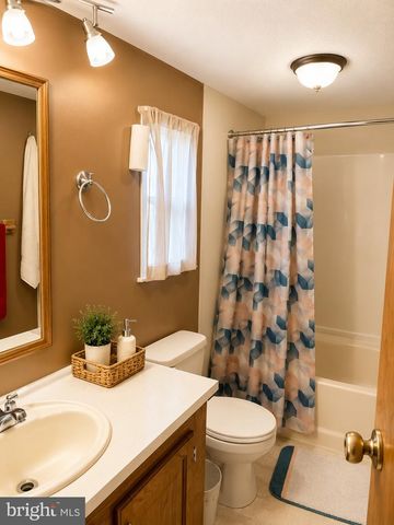 11 SPRING DR, Shippensburg, PA 17257