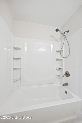 5301 Alpine Way, Louisville, KY 40214