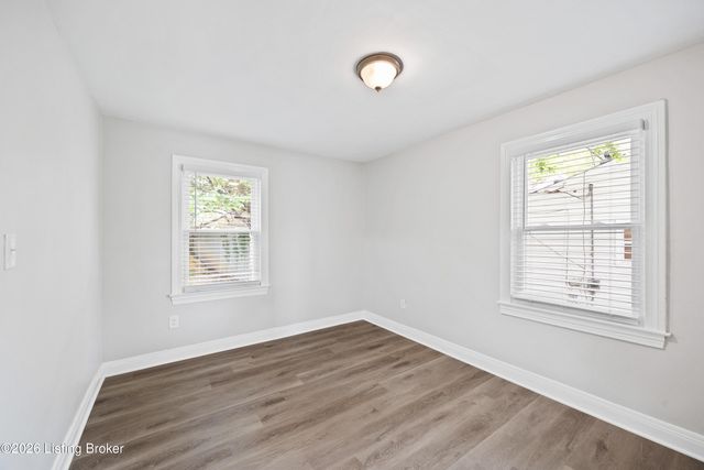 5301 Alpine Way, Louisville, KY 40214