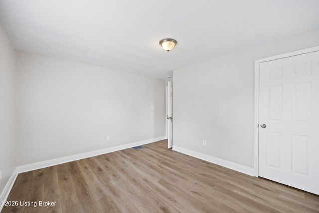 5301 Alpine Way, Louisville, KY 40214