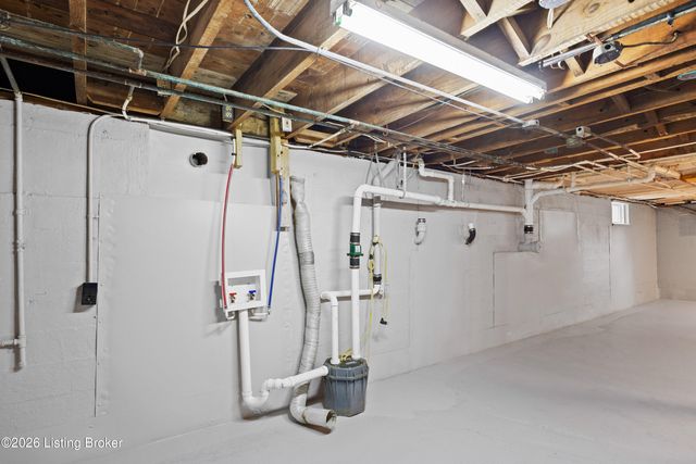 5301 Alpine Way, Louisville, KY 40214