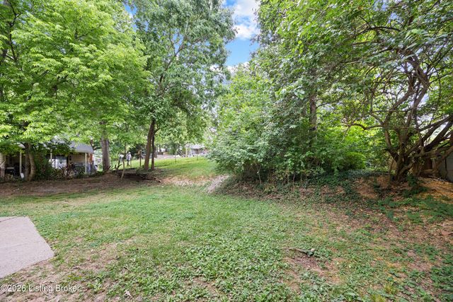 5301 Alpine Way, Louisville, KY 40214