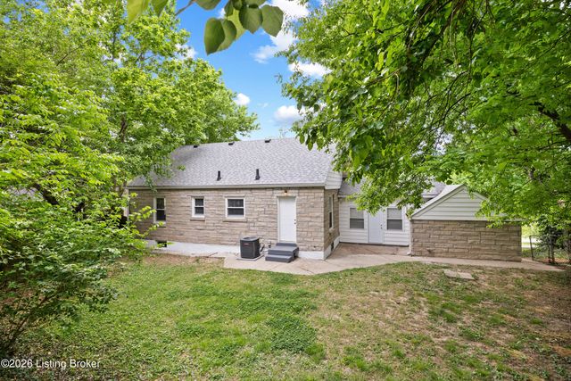 5301 Alpine Way, Louisville, KY 40214