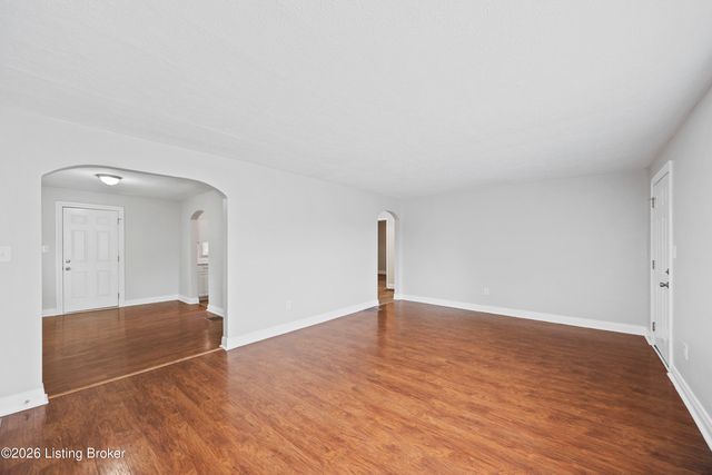 5301 Alpine Way, Louisville, KY 40214