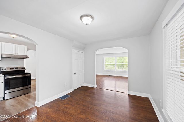 5301 Alpine Way, Louisville, KY 40214