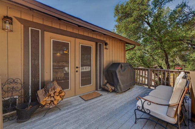 23602 Acacia Ct, Auburn, CA 95602