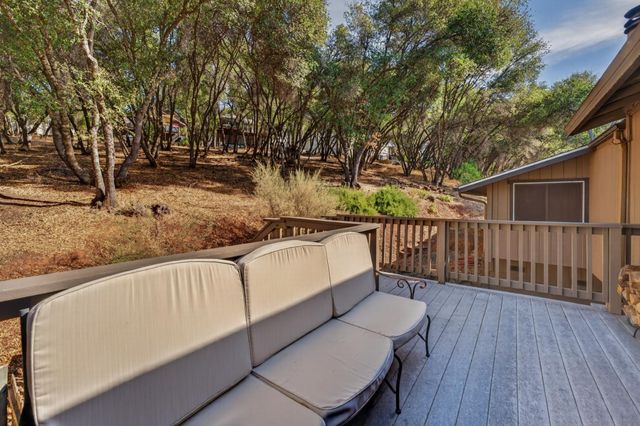 23602 Acacia Ct, Auburn, CA 95602