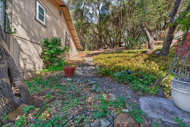 23602 Acacia Ct, Auburn, CA 95602