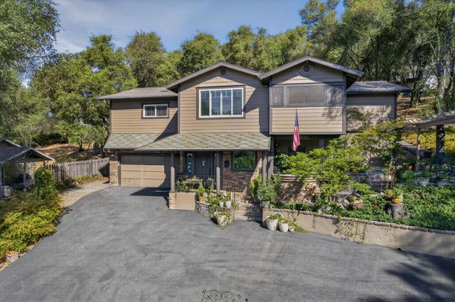 23602 Acacia Ct, Auburn, CA 95602