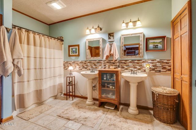341 Hawk Drive, Gate City, VA 24251